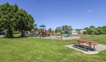 6631 WAKEFIELD Dr 319, Alexandria, VA 22307