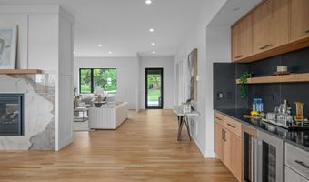 2777 Donna Dr, Columbus, OH 43220