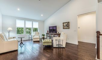 2448 Meadow Hills Dr, Ann Arbor, MI 48108