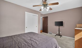 230 NW Arlan Dr, Ankeny, IA 50023
