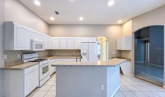 6813 REGENTS VILLAGE Way, Apollo Beach, FL 33572