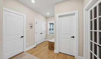 321 Crest Ln, Adams Twp., PA 16046