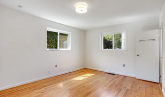 4516 GRETNA St, Bethesda, MD 20814