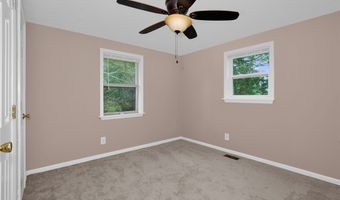 219 E Clinton St, Autryville, NC 28318