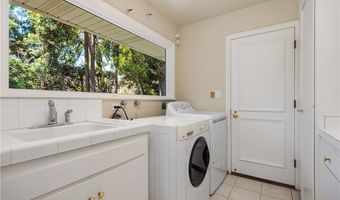 2086 Playa Rd, Carlsbad, CA 92009