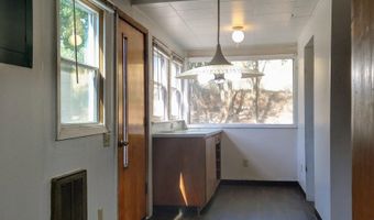 215 N H St, Albion, WA 99163