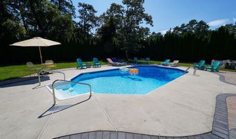 449 Montgomery St, Bayville, NJ 08721