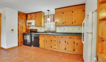 28 Arlington Rd, Coventry, CT 06238