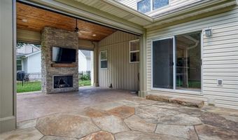 876 Kiefer Trails Dr, Ballwin, MO 63021