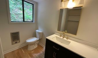 1136 Granny Squirrel Dr, Andrews, NC 28901