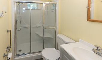 9 Whitewood Rd, Clinton, CT 06413