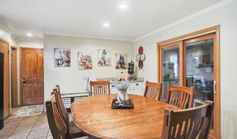 904 Squire Ln, Aberdeen, SD 57401