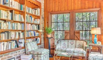 905 Goebel Ave, Savannah, GA 31404