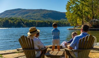 905 Cold Mountain Rd, Lake Toxaway, NC 28747