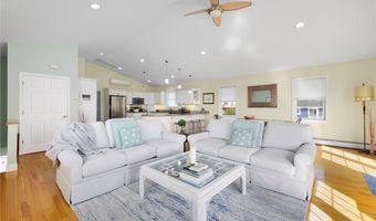 18 STARFISH Dr, Narragansett, RI 02882