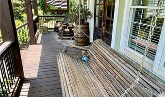 156 Lake Oglethorpe Dr, Arnoldsville, GA 30619