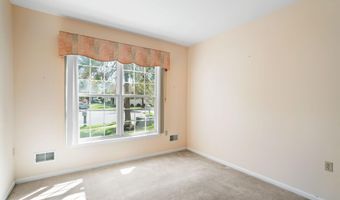 17 Breeze Ter, Barnegat, NJ 08005