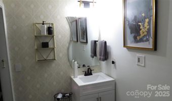 2104 Hillcrest Ave, Albemarle, NC 28001