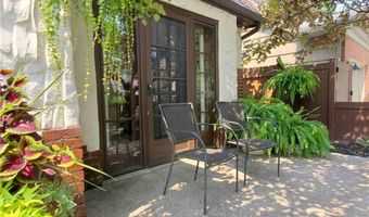 165 Lamarck Dr, Amherst, NY 14226
