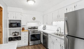 9513 Sequoia Ct, Affton, MO 63123