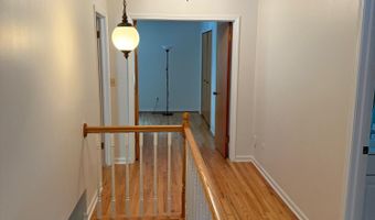 3925 Waldenwood Dr, Ann Arbor, MI 48105