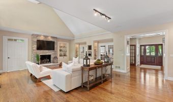 3120 Windmill Dr, Adrian, MI 49221