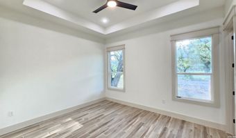 105 PIONEER Trl, Adkins, TX 78101