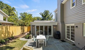 2606 N QUINCY St, Arlington, VA 22207