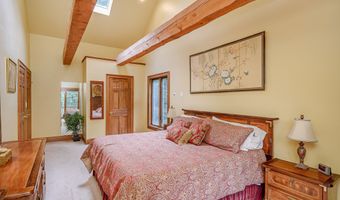 4 Spruce Mountain Trl, Danbury, CT 06810