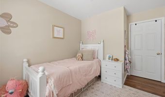 254 Village Mead Dr, Ballwin, MO 63021