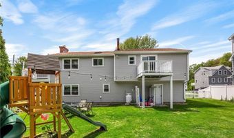 60 Brooklyn Rd, Narragansett, RI 02882