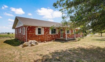 19038 Farm Road 2020, Aurora, MO 65605