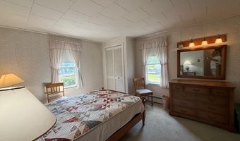 10 Palm St, Baileyville, ME 04694