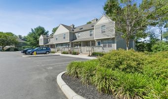 53 Manorwood Dr 53, Branford, CT 06405