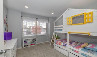 6201 Arrowhead Dr, Anderson, IN 46013