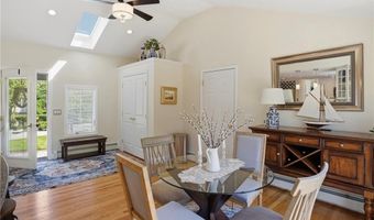 34 Brooks Farm Dr, Bristol, RI 02809