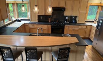 335 Valley View Dr, Addison, VT 05491
