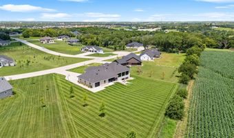 3047 SE Deer Run, Dyersville, IA 52040