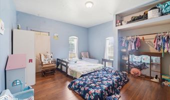 922 3rd Ave, Ackley, IA 50601