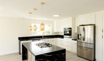 1139 Kauhikoa Rd A, Haiku, HI 96708