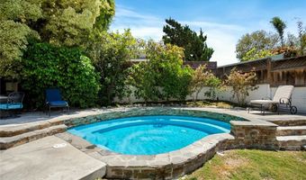 6438 Ivarene Ave, Los Angeles, CA 90068