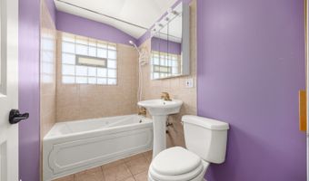 7 N School St, Addison, IL 60101