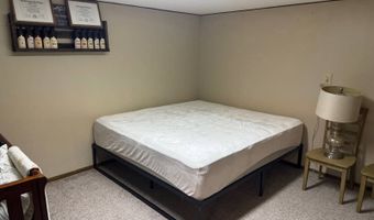 322 5th St E, Bottineau, ND 58318