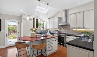 1357 Court St, Alameda, CA 94501