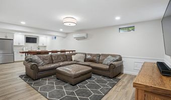 5 Spring Hill Rd, Bedford, NH 03110