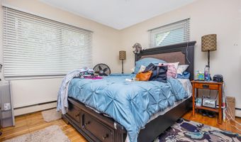 37 New Point Pl, Amityville, NY 11701
