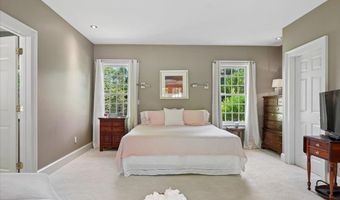 181 Meetinghouse Rd, Bedford, NH 03110