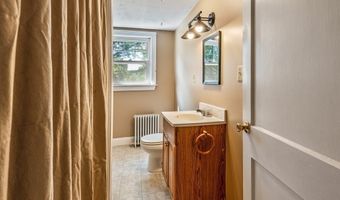 89 Elm St, Blackstone, MA 01504