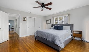 120 Bretton Woods Dr, Cranston, RI 02920