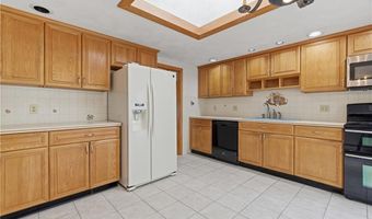 6 Bruce Dr, North Smithfield, RI 02896